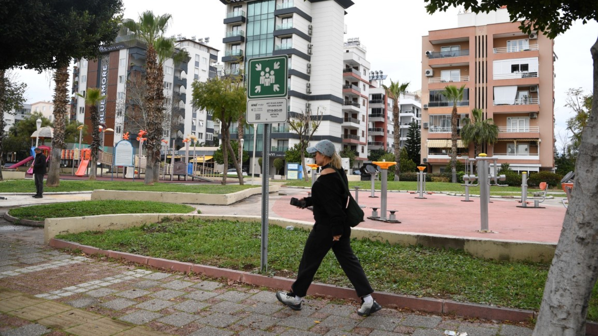 Konyaaltı'nda toplanma alanları oluşturuldu | Son dakika haberleri
