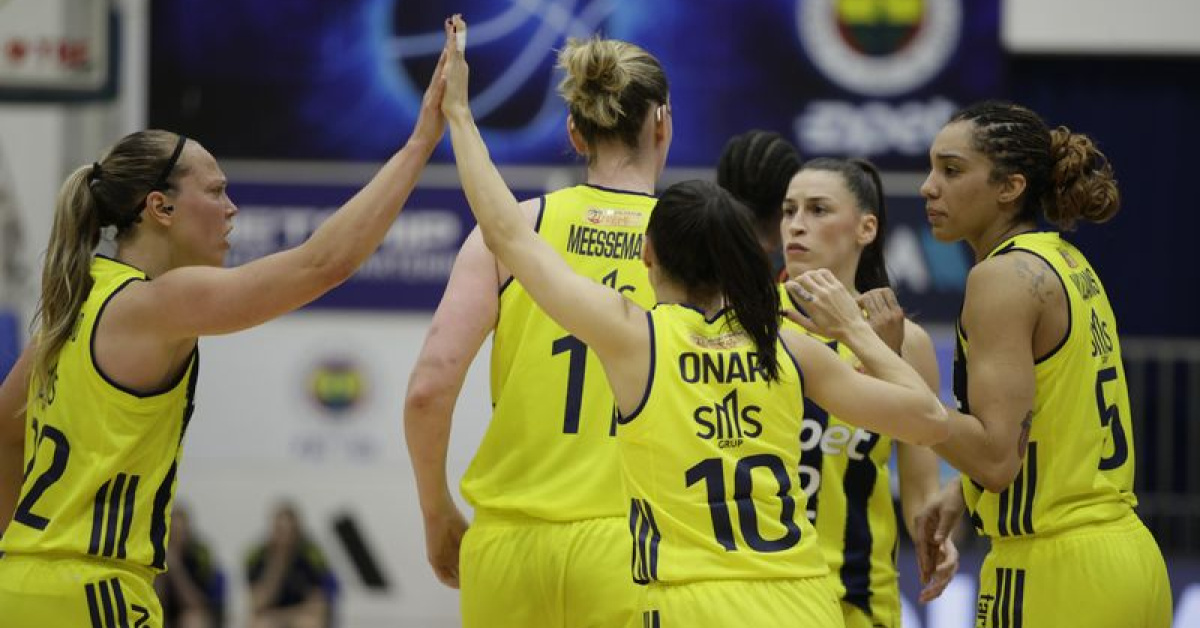 Fenerbahçe Opet, ÇİMSA Mersin'i Maçta Yenilerek Seride 1-0 Öne Geçti