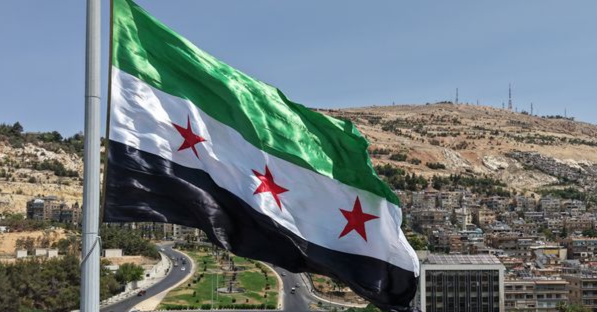 Suriye'de Askeri Üsse Füze Saldırısı