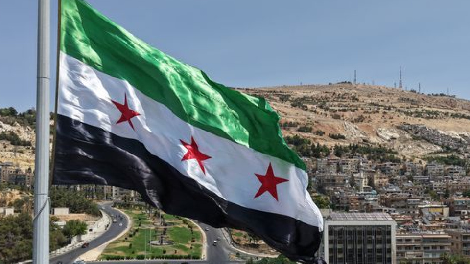 Suriye'de askeri üsse füze saldırısı