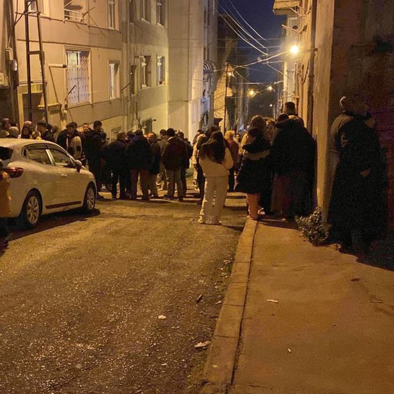 Apartman girişinde dehşet! Baldızını öldürüp, intihar etti