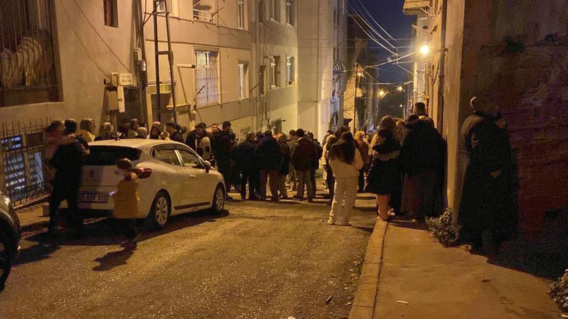 Apartman girişinde dehşet! Baldızını öldürüp, intihar etti | Son dakika haberleri