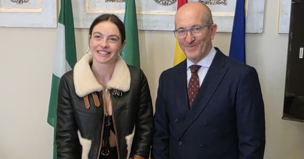 Melis Sezen, Torvizcón Şeref Defteri İmzaladı