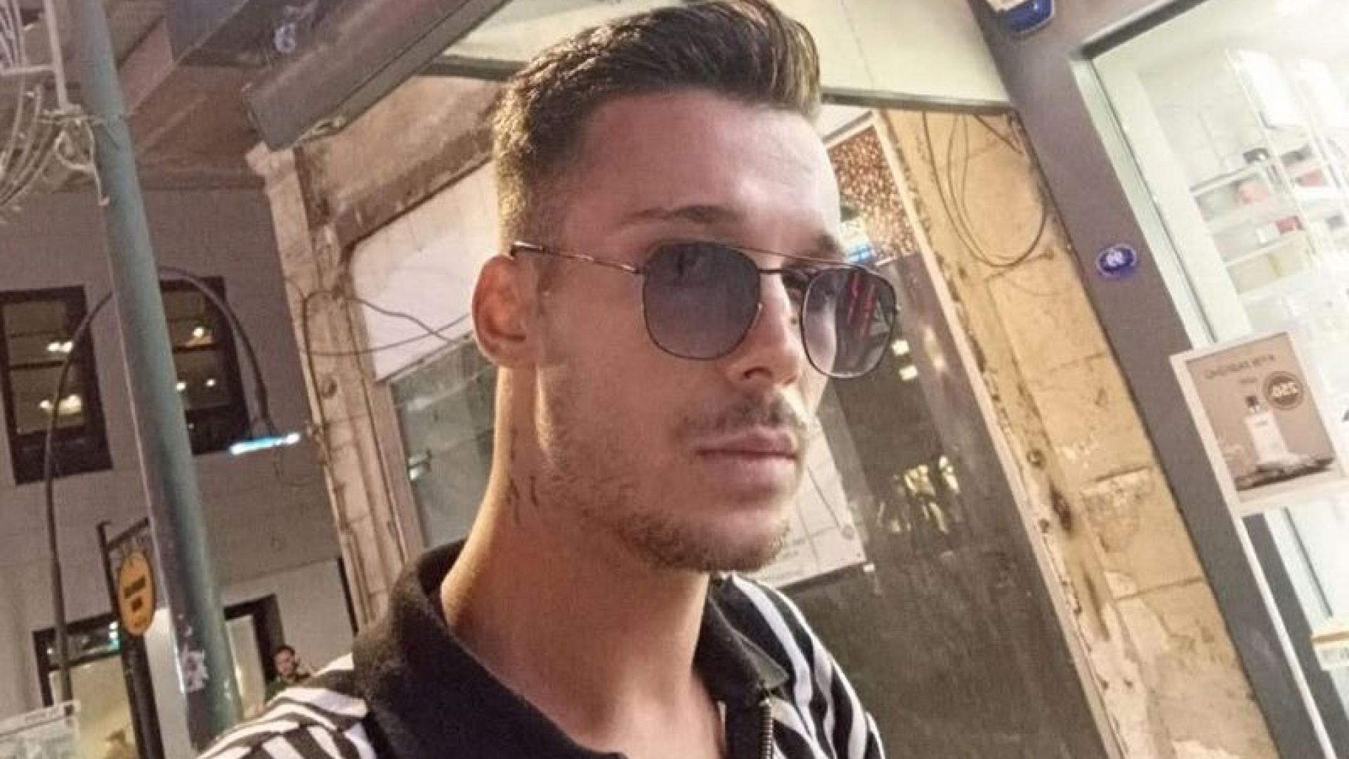 İzmir'de Sokak Ortasında Korkunç Cinayet: Müzisyen Emre Duman Kalbinden Bıçaklanarak Hayatını Kaybetti