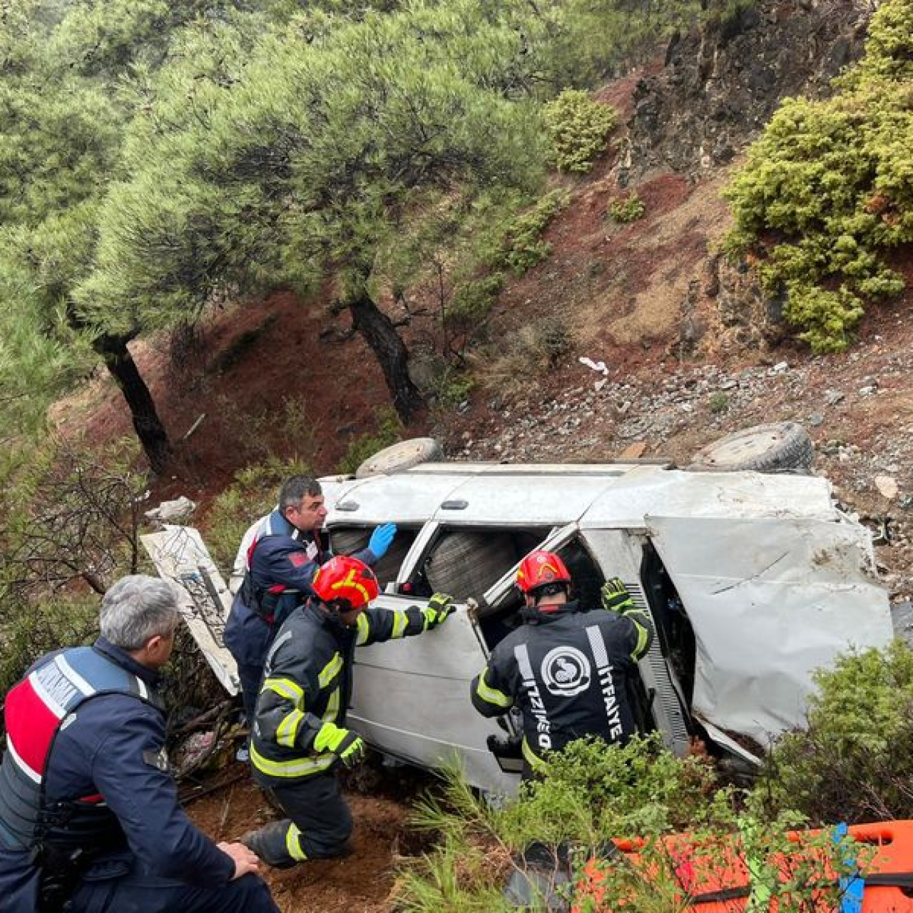 Otomobil uçuruma yuvarlandı: 1 ölü 