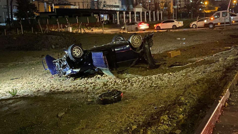 Takla atan otomobilin sürücü öldü