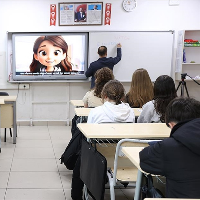 Okullarda ilk ders "finansal okuryazarlık" oldu