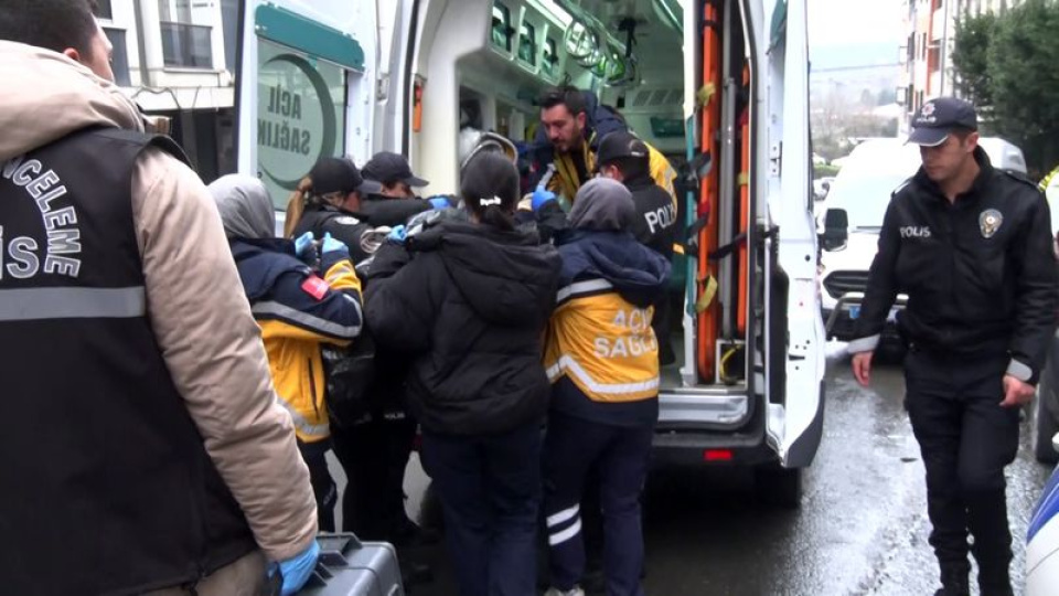 Camdan düşen kadın hayatını kaybetti