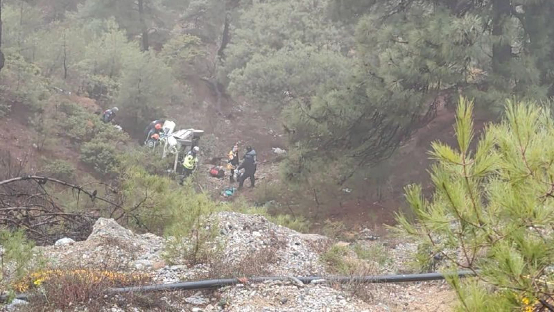 Sahildeki Sarampole Uçan Araçta 1 Kişi Hayatını Kaybetti, 4 Kişi Yaralandı