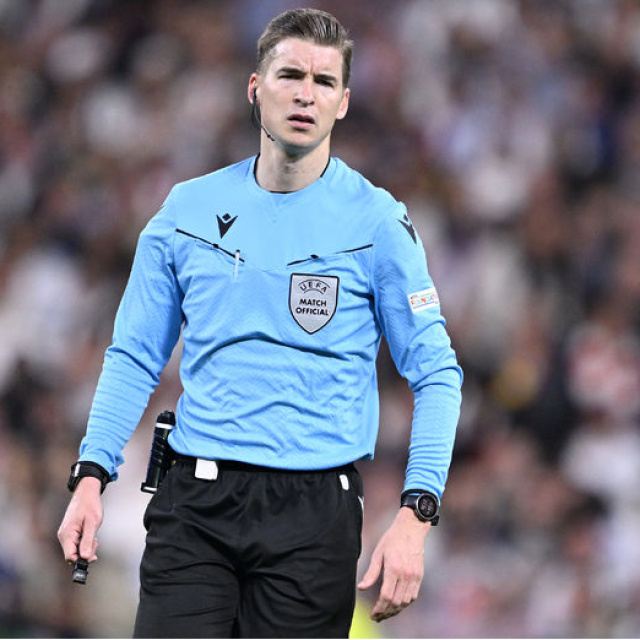 Türkiye-Romanya maçına Fransız hakem!