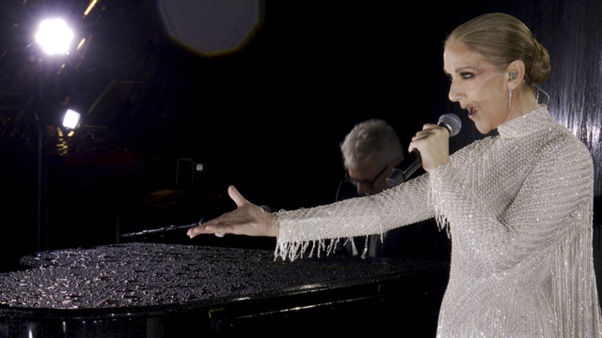 Celine Dion, Katı Kişi Sendromu Mücadelesinin Ardından Sahnelere Dönüyor