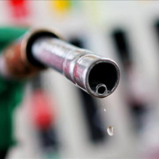 Zam sonrası akaryakıta çifte indirim geldi