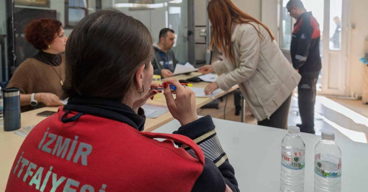 İzmir Büyükşehir Belediyesi İtfaiye Personeli Alıyor