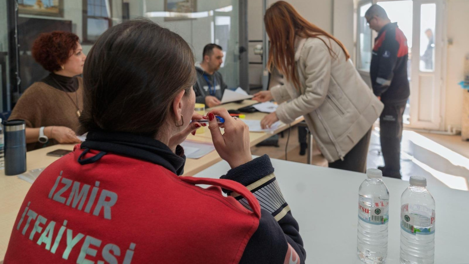 İzmir Büyükşehir itfaiye personeli alacak