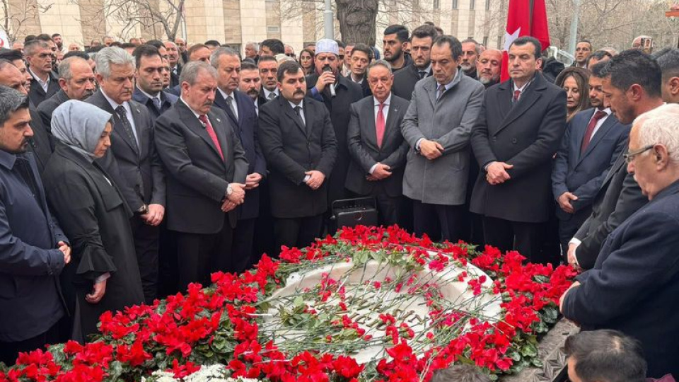 Yazıcıoğlu, mezarı başında anıldı