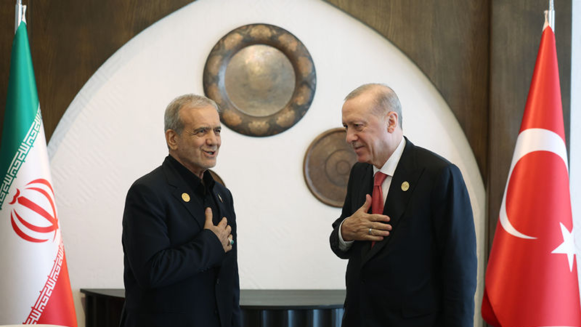 İran Cumhurbaşkanı Pezeşkiyan'dan Cumhurbaşkanı Erdoğan'a ve Türk milletine hitaben Türkçe mesaj | Dış Haberler