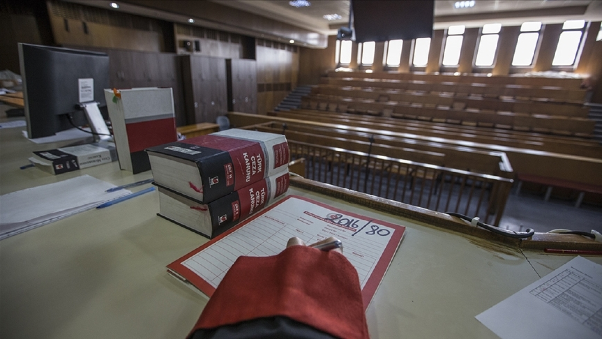 "Yenidoğan çetesi" davasının duruşması yarına ertelendi