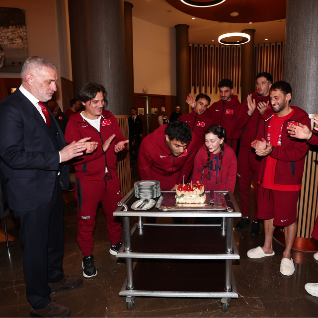 Ozan Kabak'ın doğum günü kutlandı