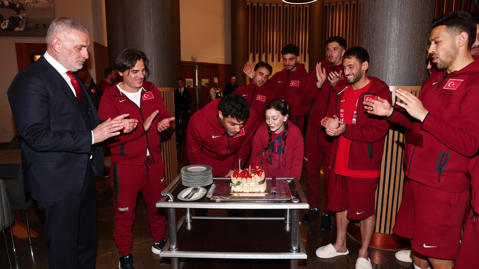 Ozan Kabak'ın doğum günü kutlandı