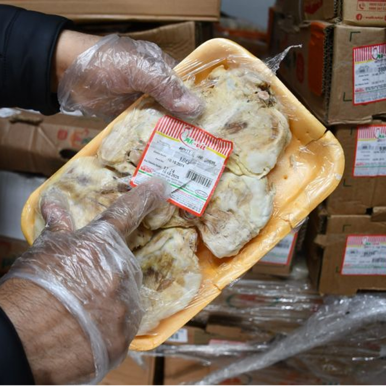 Piyasaya süreceklerdi! Tam 50 ton bozuk et