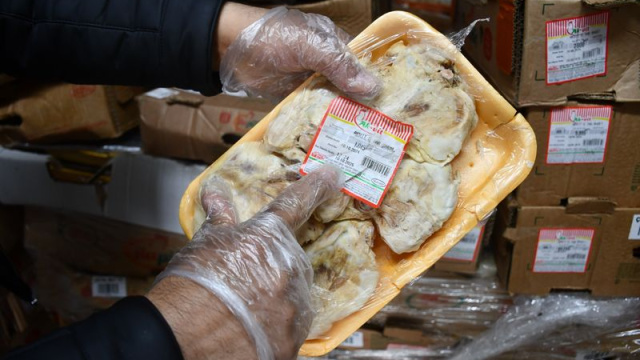 Tonlarca bozuk eti piyasaya süreceklerdi!