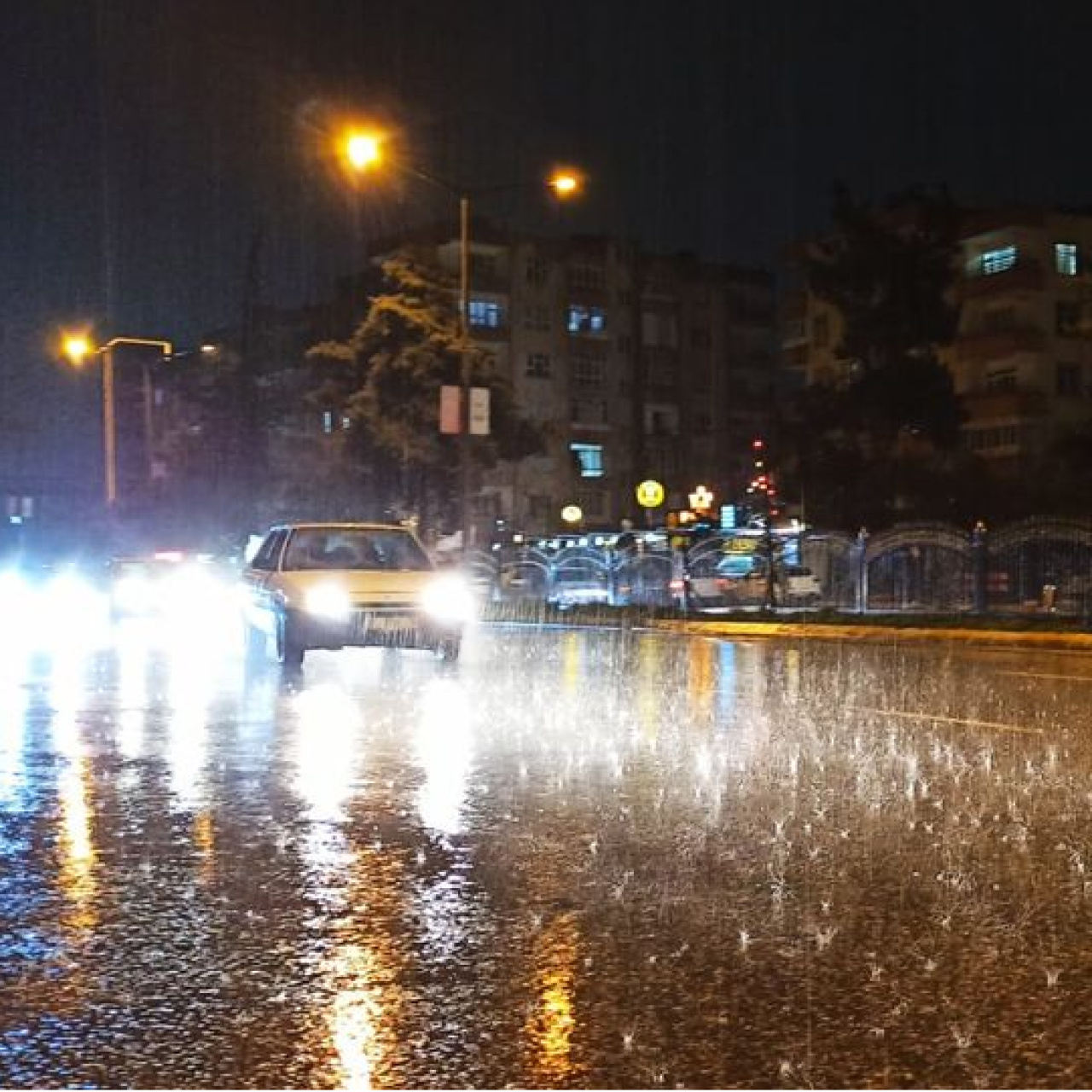 Şanlıurfa'da eğitime "sağanak" molası