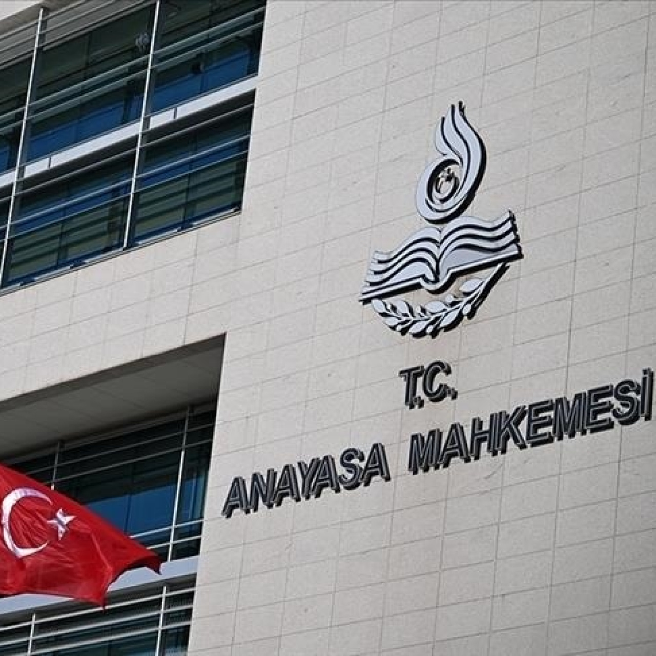 AYM'den 9 siyasi partiye mali denetim Resmi Gazete'de