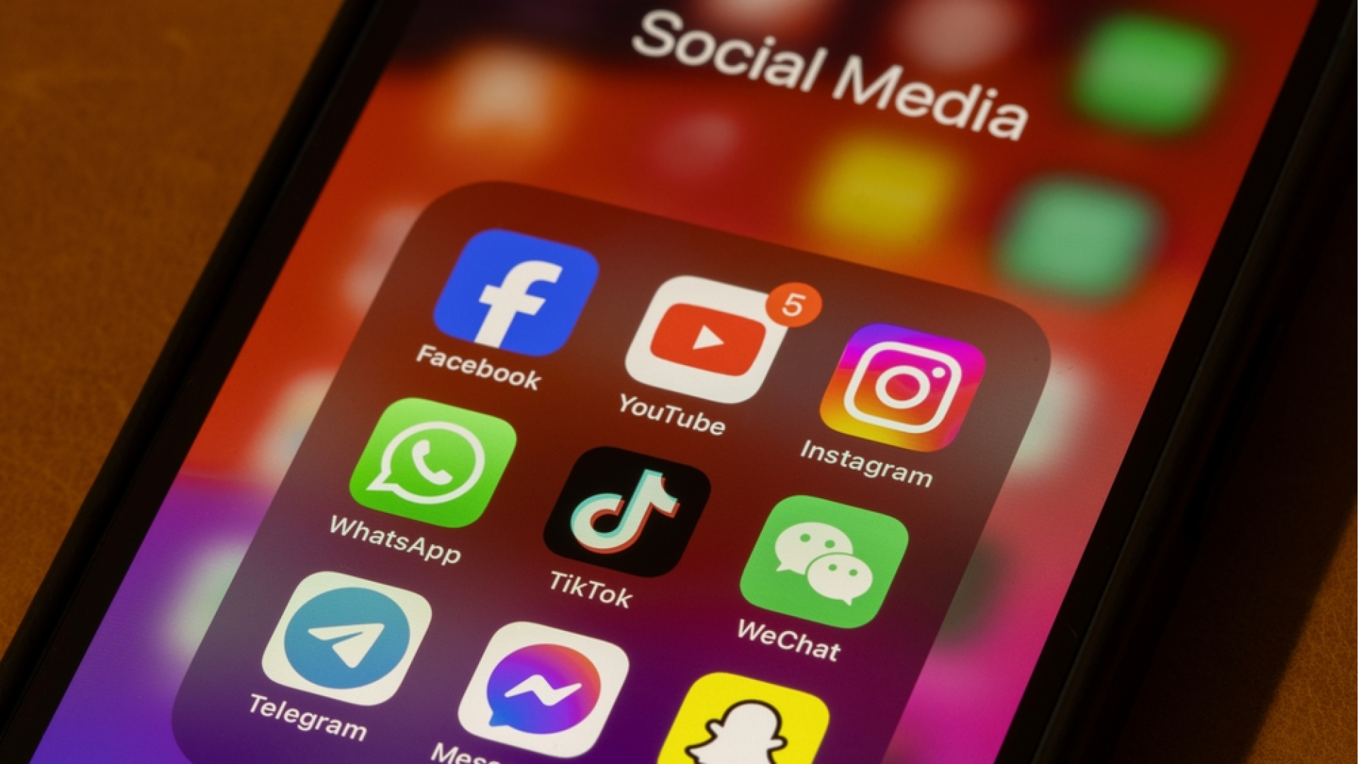Meta ve YouTube'a Tarihi Karar: Bağımlılık İddiasıyla 3 Milyon Dolar Tazminat