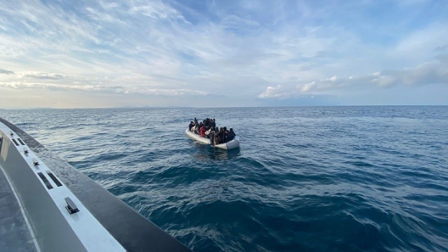 İzmir'de düzensiz göçmen operasyonu