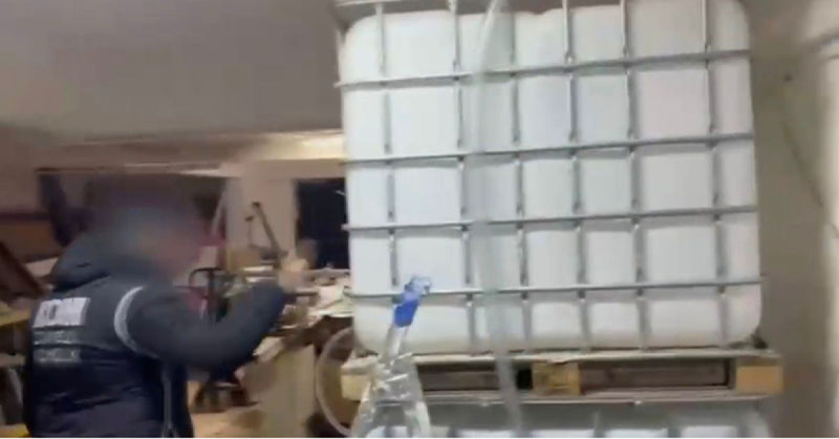 İstanbul'da Sahte İçki Operasyonunda 32 Kişiyi Gözaltına Aldılar