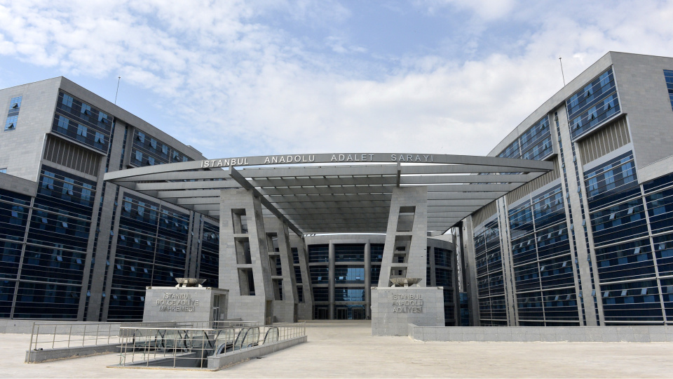 Eski savcı Çallı'ya 'rüşvet' davası