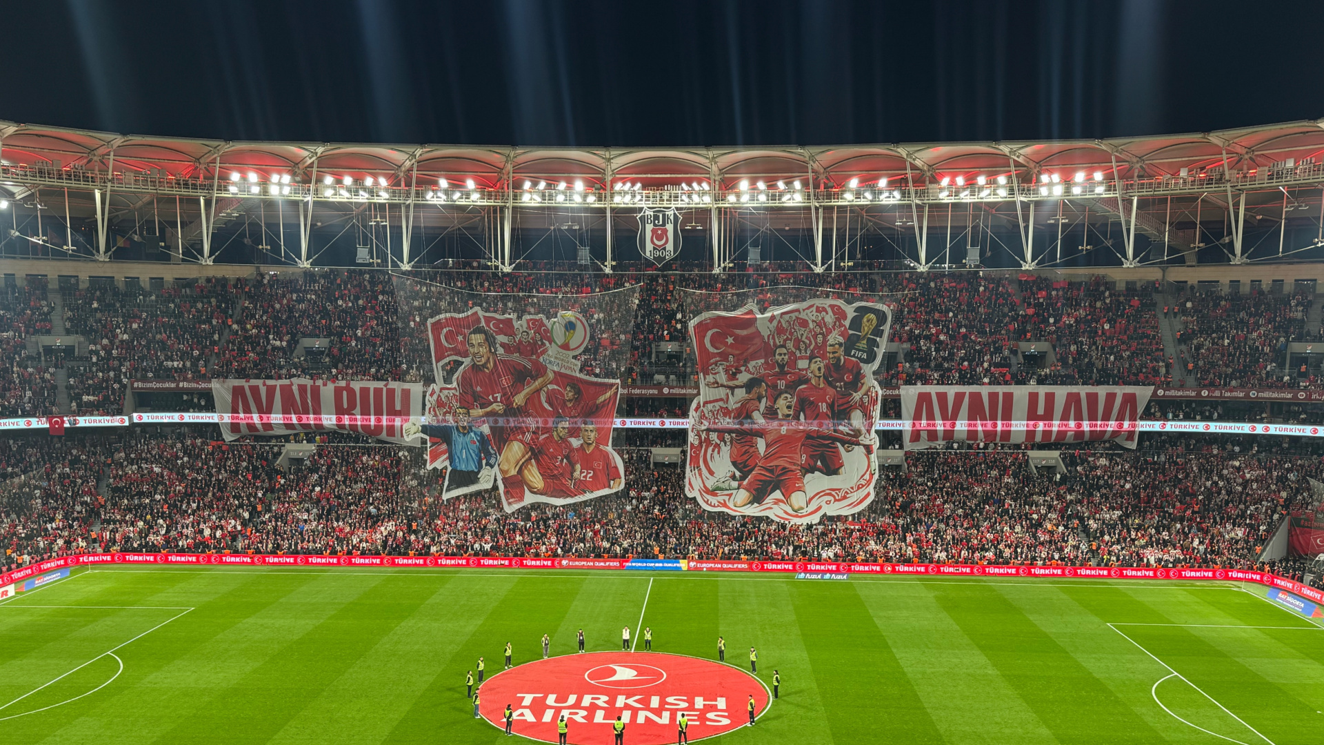 Milli Takım'ın Romanya Maçına Özel Koreografi: Aynı Ruh Aynı Hava Tribünlerde