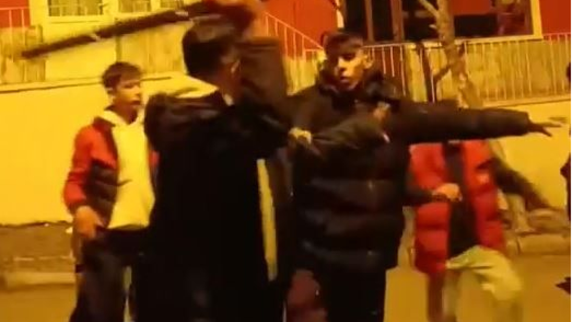 Ankara'da Akran Zorbalığı: Sokak Ortasında Kemerlere Saldırıya 2 Tutuklama