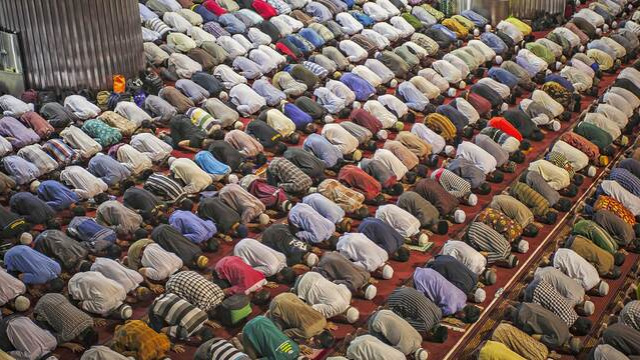 Cuma namazı saat kaçta kılınacak?