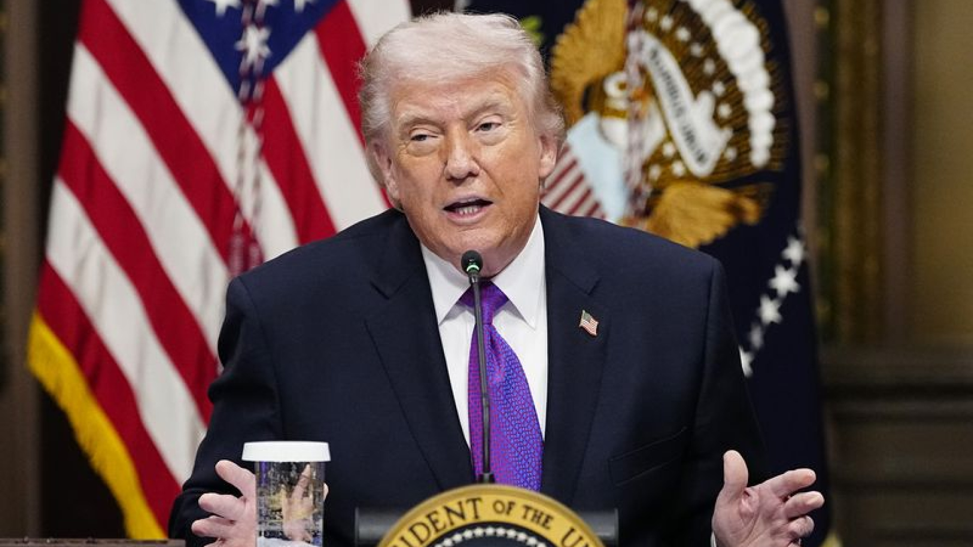 Trump'tan İran Açıklaması: Enerji Tesislerine 6 Nisan'a Kadar Saldırı Yok