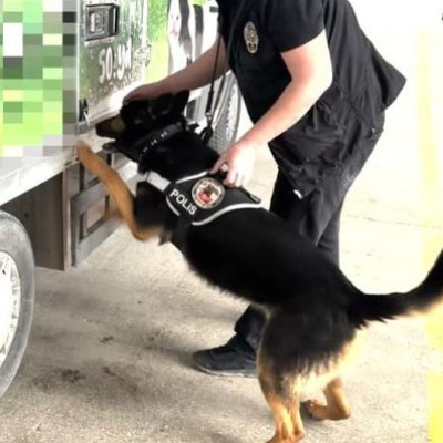 Kamyonette 90 kilo uyuşturucu ele geçirildi