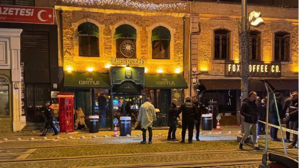 Eğlence mekanına silahlı saldırı! 2 ölü, 3 yaralı