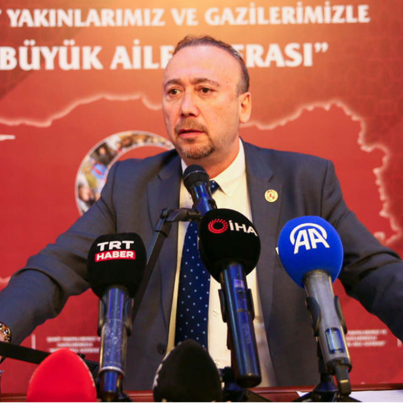 Uşak Belediye Başkanı ve 10 kişi gözaltında