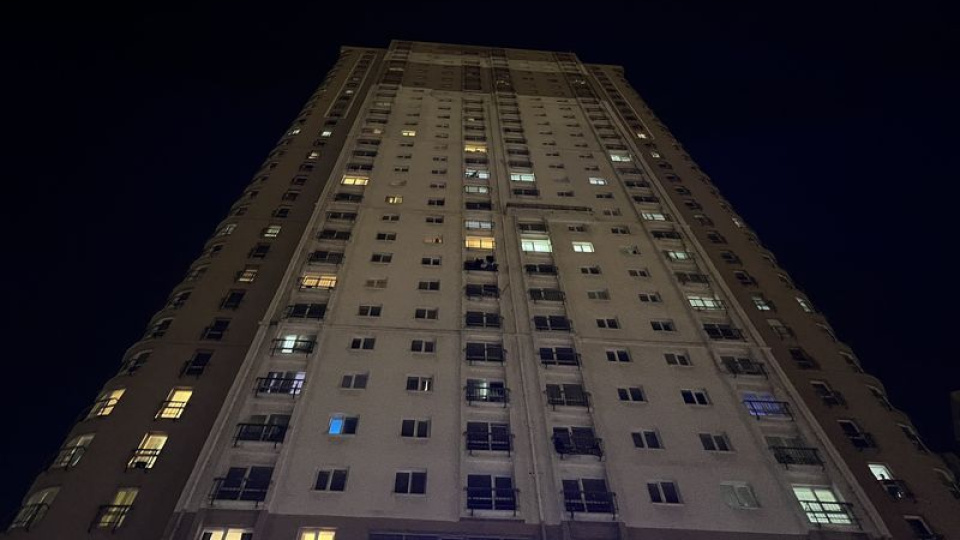 35 katlı binadan düşerek can verdi