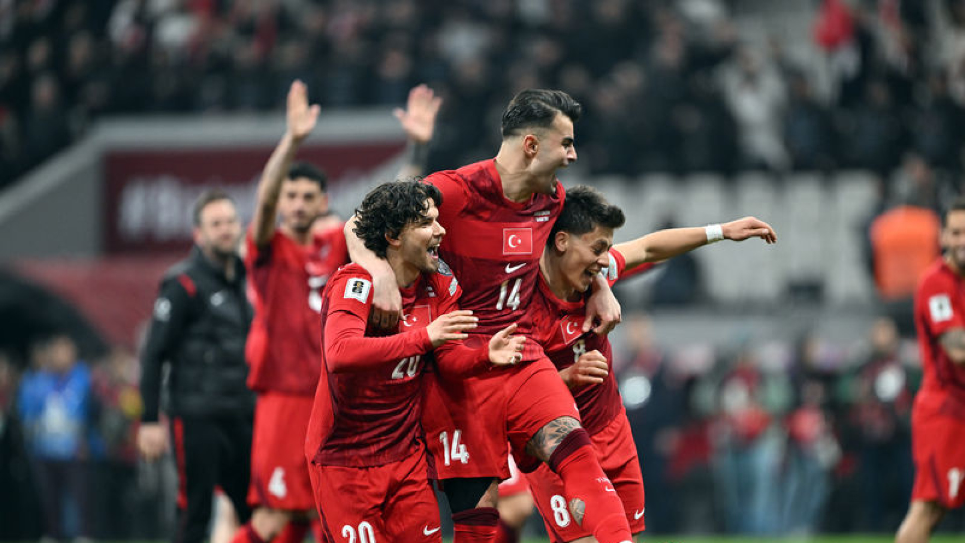 Spor Yazarlarından Türkiye'nin Romanya Galibiyetine Övgü Dolu Yorumlar