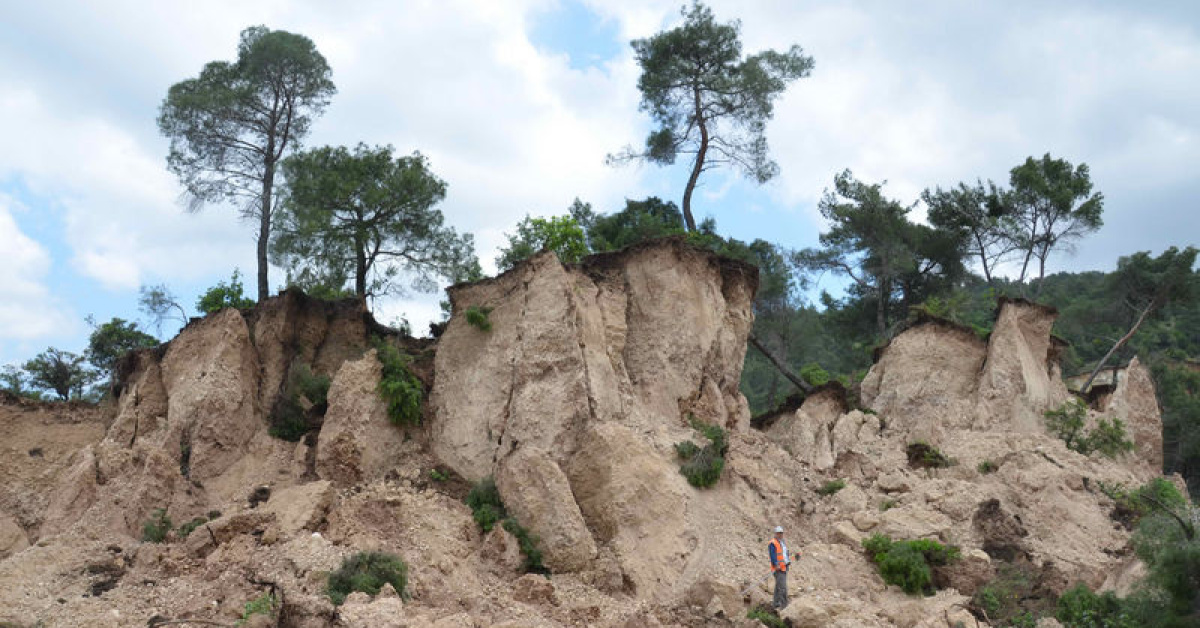 Heyelan tehlikesi nedeniyle Manisa Soma mahalle taşınacak