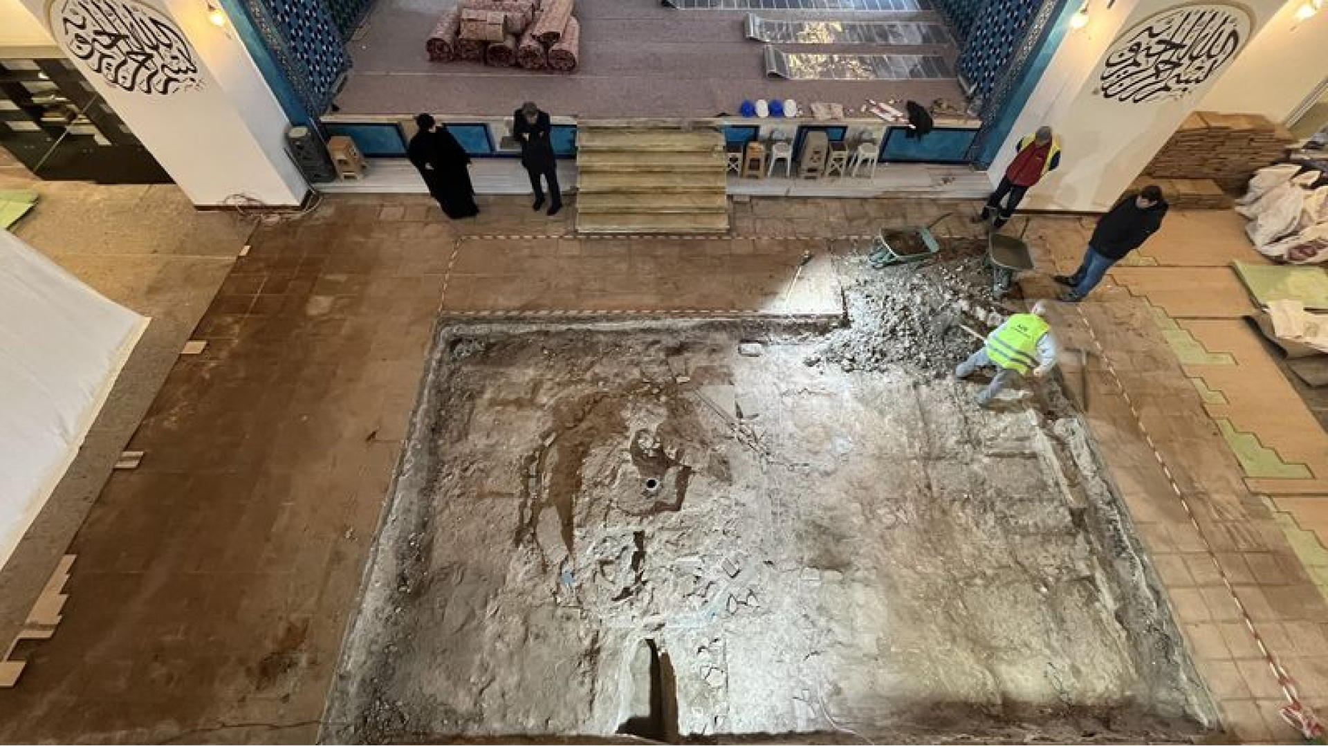 Bursa'da 600 Yıllık Caminin Altında Tarihi Havuz Keşfedildi