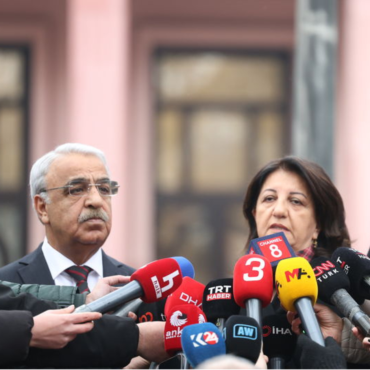 DEM Parti heyeti İmralı'ya gitti