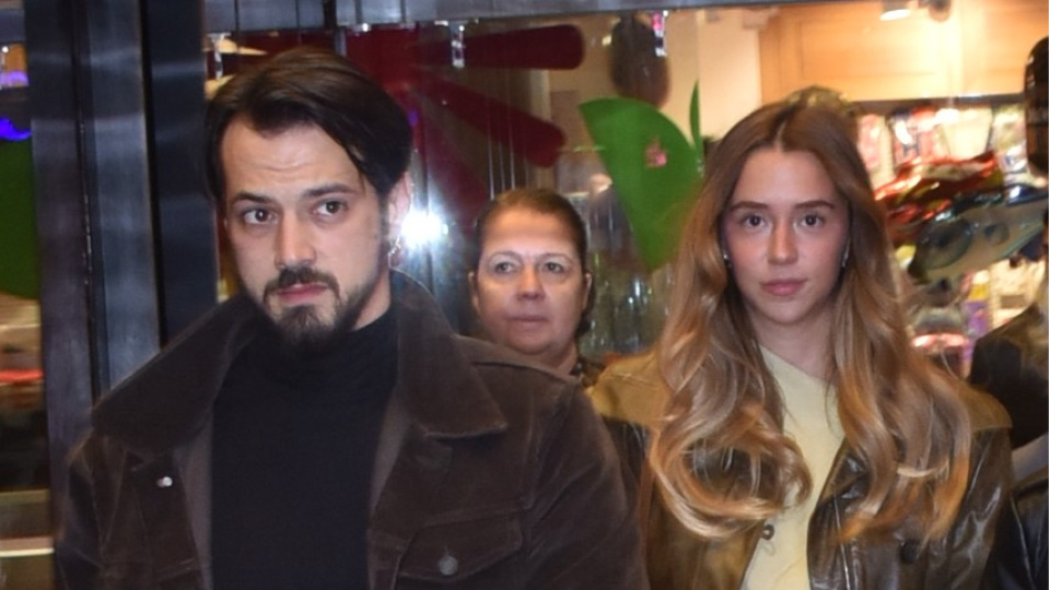 Eski ve yeni sevgilisi aynı karede