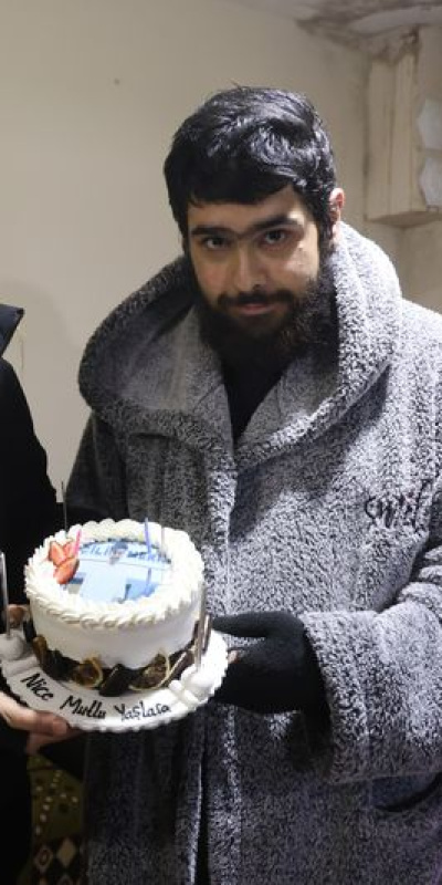 25. yaşına telefonu başında girdi