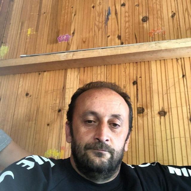 Öğretmen araç içinde ölü bulundu