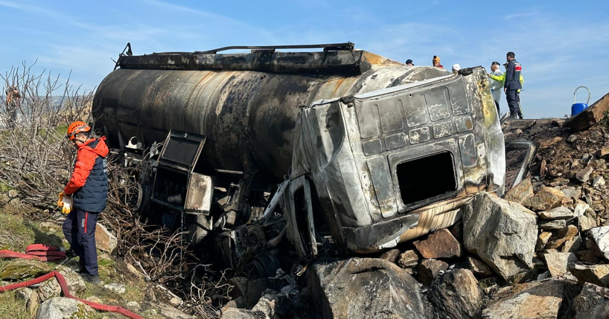 Uşak'da Tanker Yangını, Sürücü Ölü