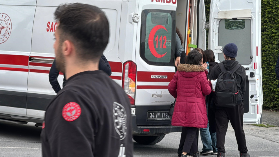 Okulda laboratuvarda patlama: 4 yaralı