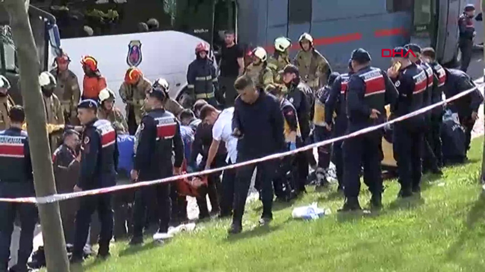 4 cezaevi sevk aracı kaza yaptı