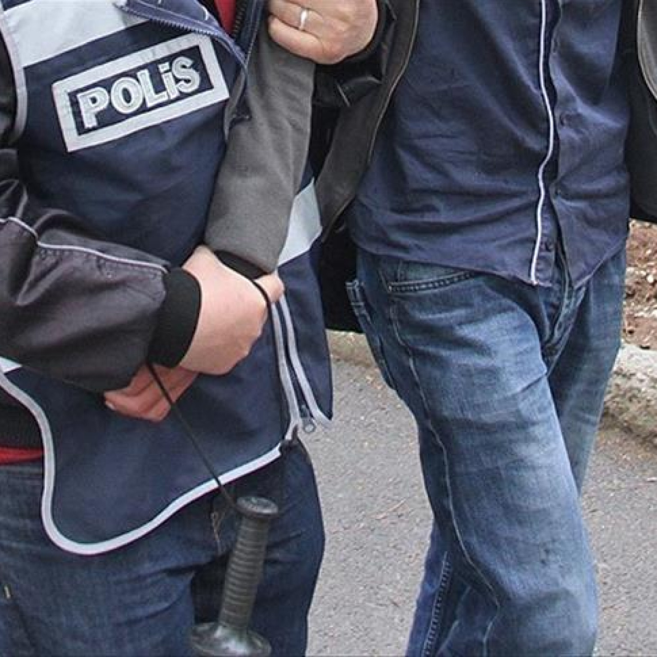 Cinsel birliktelik ilanı ile dolandırıcılığa 11 tutuklama
